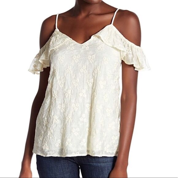 ✨NWT! Ro & De Embroidered Cold Shoulder Top✨ - Picture 1 of 4